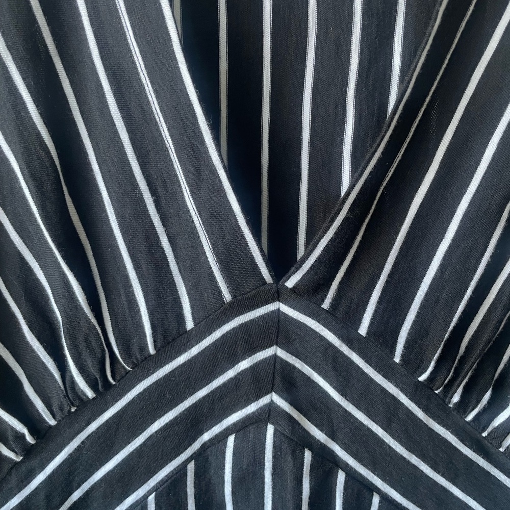 COPY - Maliou tree (banana republic) women’s top - Picture 5 of 7